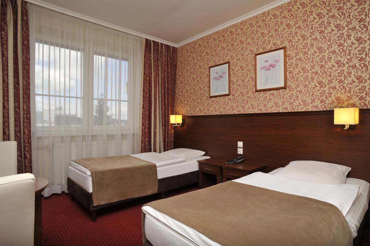 Hotel Lotos Woskrzenice Duze Eksteriør bilde