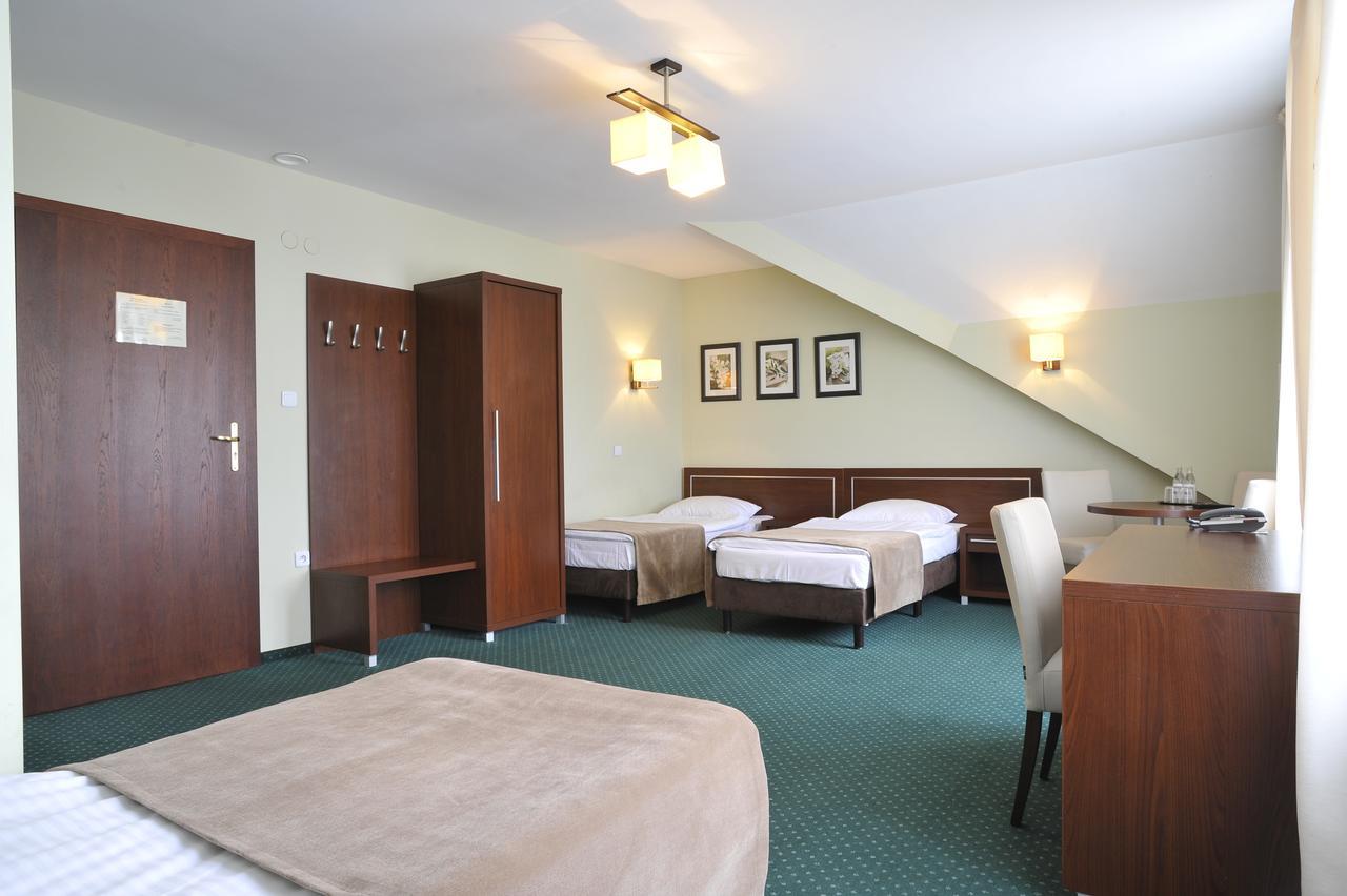 Hotel Lotos Woskrzenice Duze Rom bilde